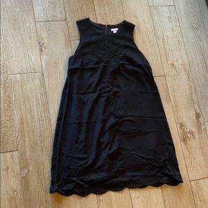 Cute black dress!